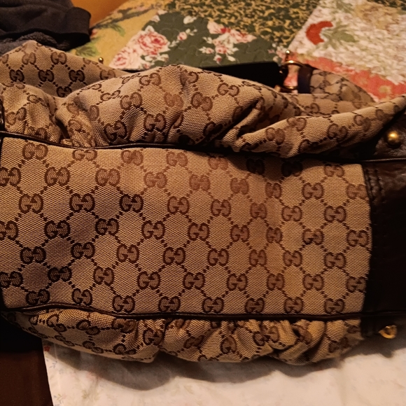 GUCCI LARGE HOBO HANDBAG! - Picture 7 of 16